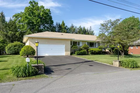 26 Seyler Ter, Saugerties, NY 12477