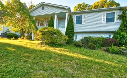 39 Bubenko Dr, Garnerville, NY 10923