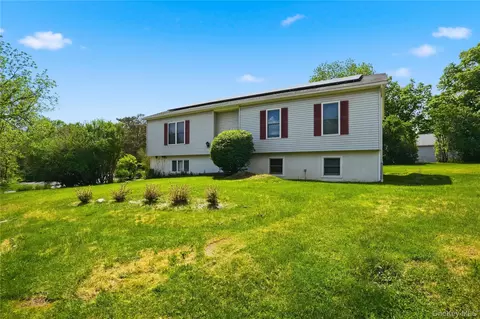 902 Albany Post Rd, New Paltz, NY 12561
