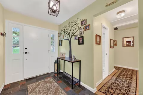 Entry Way - 8 Mountain Brook Rd, Cornwall, NY 12518 photo 1 of 5