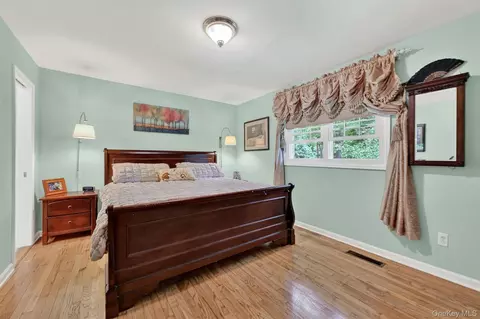 Bedroom - 8 Mountain Brook Rd, Cornwall, NY 12518 photo 1 of 5