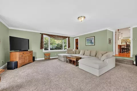 Living - 8 Mountain Brook Rd, Cornwall, NY 12518 photo 2 of 3