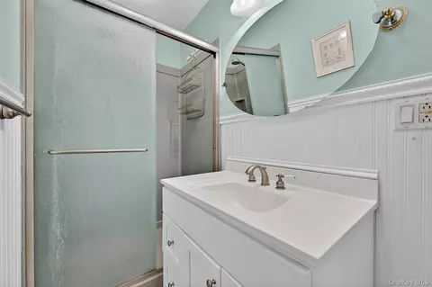 Bath - 8 Mountain Brook Rd, Cornwall, NY 12518 photo 1 of 3