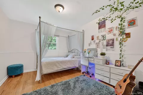 Bedroom - 8 Mountain Brook Rd, Cornwall, NY 12518 photo 3 of 5