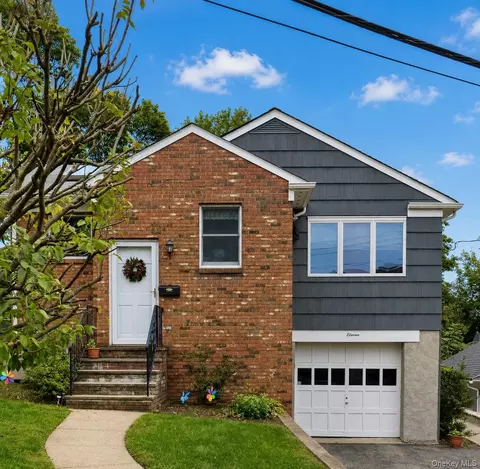 11 Dearborn St, New Rochelle, NY 10801