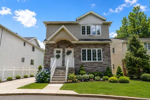 172 Mac Gregor St, Staten Island, NY 10309