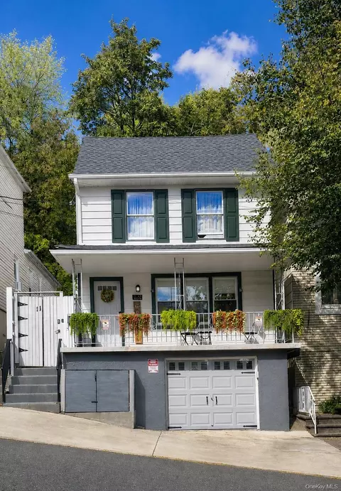 11 Van Tuyl St, Staten Island, NY 10301