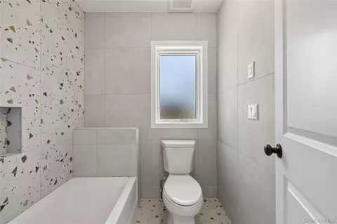 Bath - 37 Ewing Ave #202, Ramapo, NY 10977 photo 1 of 5