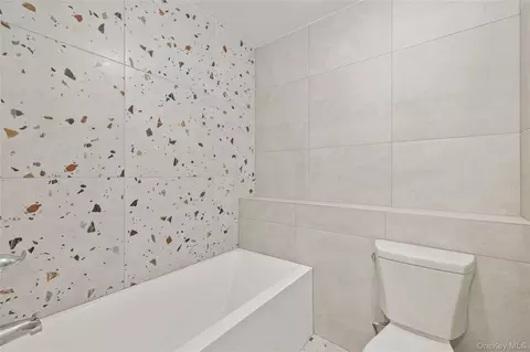 Bath - 37 Ewing Ave #202, Ramapo, NY 10977 photo 4 of 5