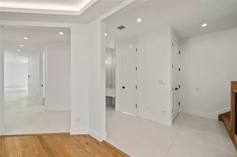 Entry Way - 37 Ewing Ave #202, Ramapo, NY 10977 photo 5 of 13