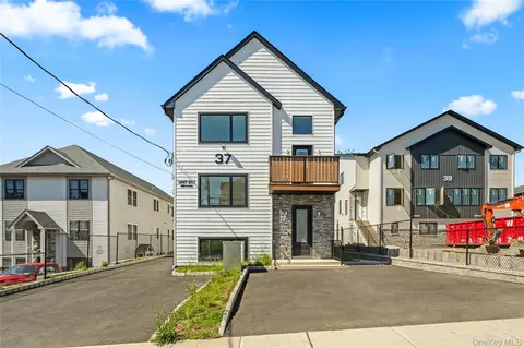 37 Ewing Ave #202, Ramapo, NY 10977