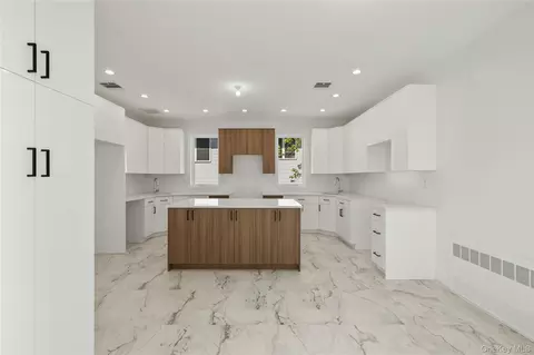 Kitchen - 37 Ewing Ave #202, Ramapo, NY 10977 photo 1 of 2