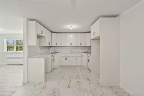 Kitchen - 37 Ewing Ave #202, Ramapo, NY 10977 photo 2 of 2