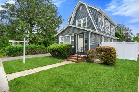 890 Kings Pkwy, Baldwin, NY 11510