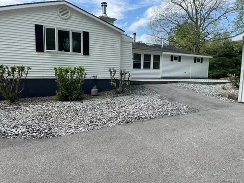 100 Decker Rd #2, Wallkill, NY 12589