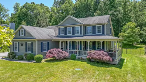 42 Somerset Ln, Warwick, NY 10990