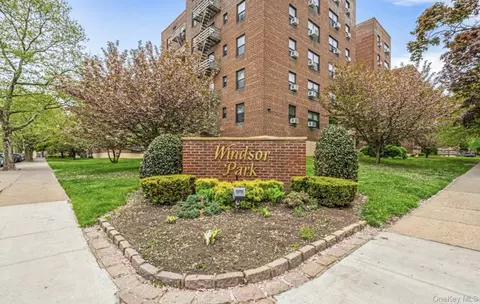75-08 Bell Blvd #3L, Oakland Gardens, NY 11364