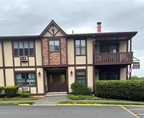452 Sierra Vista Ln, Clarkstown, NY 10989