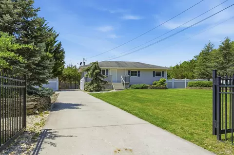 1072 Connetquot Ave, Central Islip, NY 11722