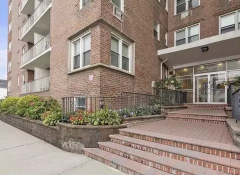 210 E Broadway #6J, Long Beach, NY 11561