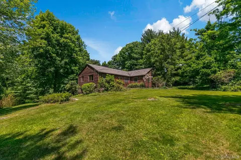 538 Croton Heights Rd, Yorktown, NY 10598