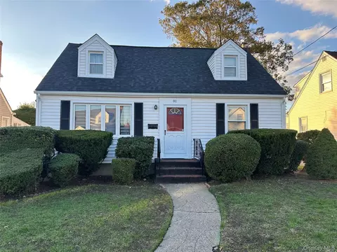 81 Todd Rd, Valley Stream, NY 11580