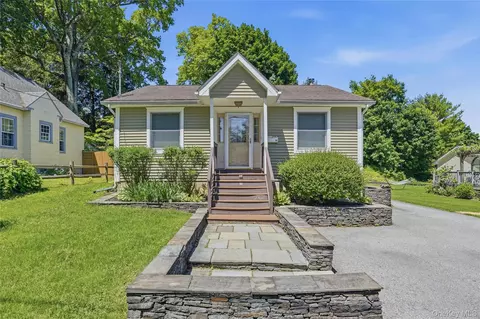 24 S Parsonage St, Rhinebeck, NY 12572