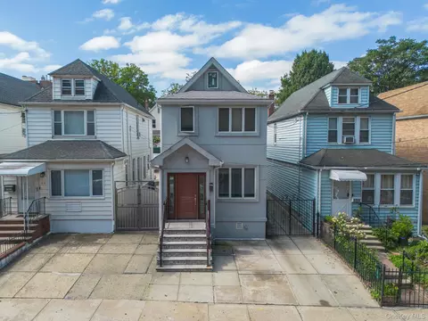 6324 Saunders St, New York, NY 11374