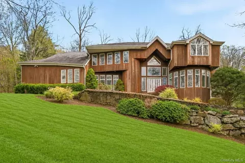 22 Random Farms Cir, New Castle, NY 10514
