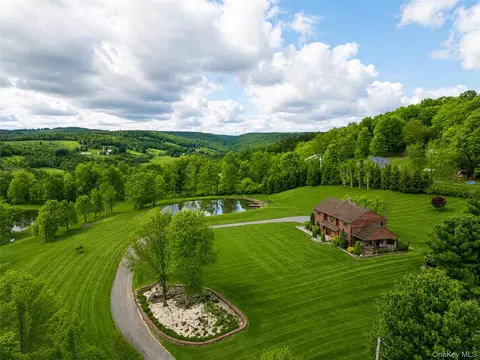99 Dietz Rd, Callicoon, NY 12748