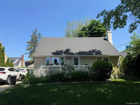 84 Wilson Blvd, North Hempstead, NY 11040