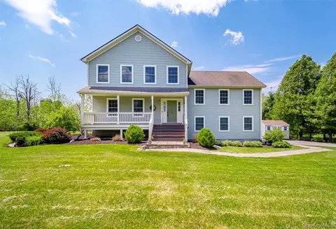 20 Lime Ridge Rd, Beekman, NY 12570