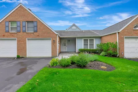 54 Standish Dr, Mount Sinai, NY 11766