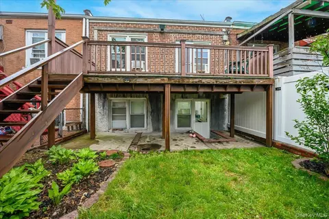8458 Little Neck Pkwy, New York, NY 11001
