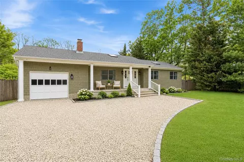 1545 Indian Neck Ln, Peconic, NY 11958