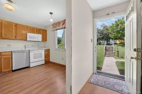 Entry Way - 116 Fields Ln, Peekskill, NY 10566 photo 1 of 4
