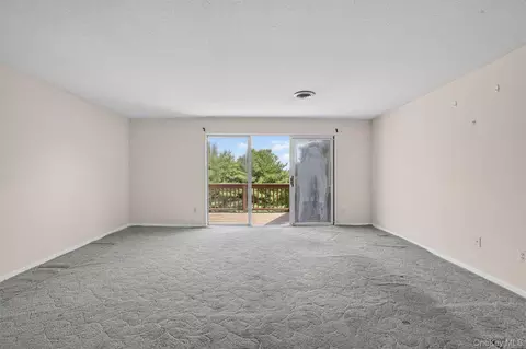 Living - 116 Fields Ln, Peekskill, NY 10566 photo 4 of 6