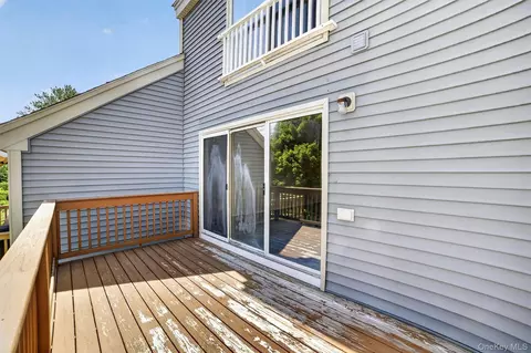 Exterior - 116 Fields Ln, Peekskill, NY 10566 photo 4 of 10