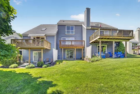 Exterior - 116 Fields Ln, Peekskill, NY 10566 photo 6 of 10