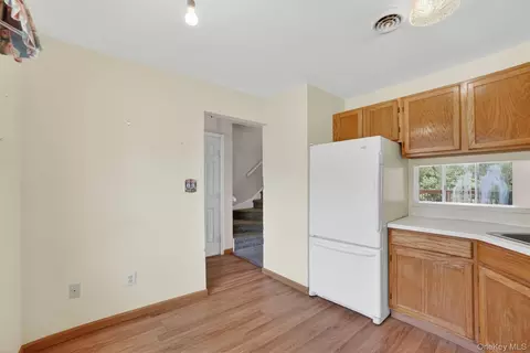 Entry Way - 116 Fields Ln, Peekskill, NY 10566 photo 2 of 4