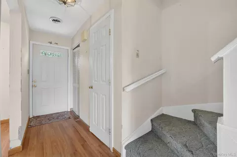Entry Way - 116 Fields Ln, Peekskill, NY 10566 photo 3 of 4