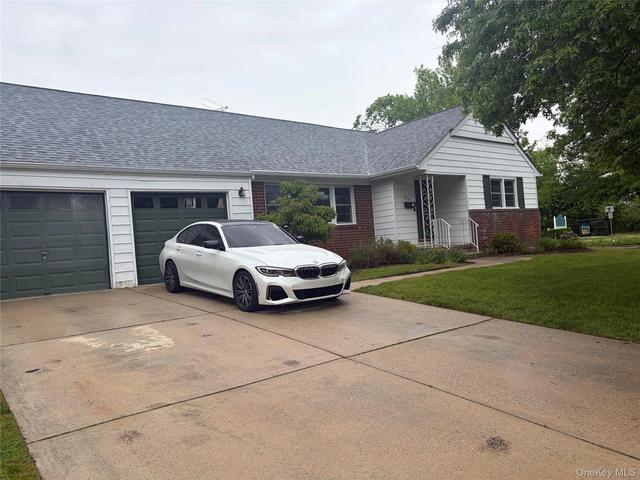 3737 Maxwell Dr, Wantagh, NY 11793