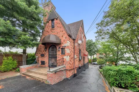 2323 Powell Ave, New York, NY 10462