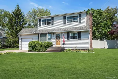 57 Wantagh Ave, East Islip, NY 11730