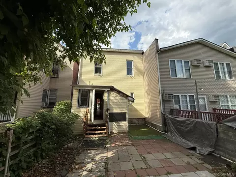 Exterior - 740 E 218th St, New York, NY 10467 photo 3 of 5