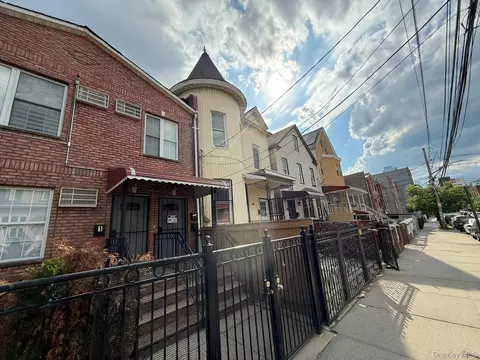 Exterior - 740 E 218th St, New York, NY 10467 photo 5 of 5