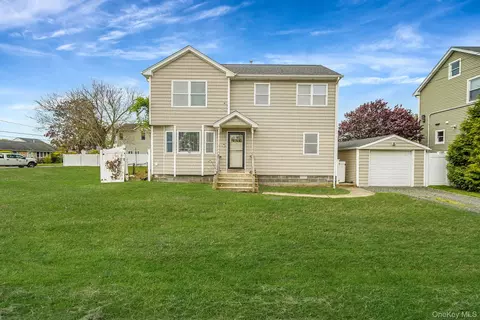 374 Rider Ave, Patchogue, NY 11772