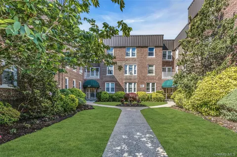 185 Atlantic Ave #A3, Lynbrook, NY 11563