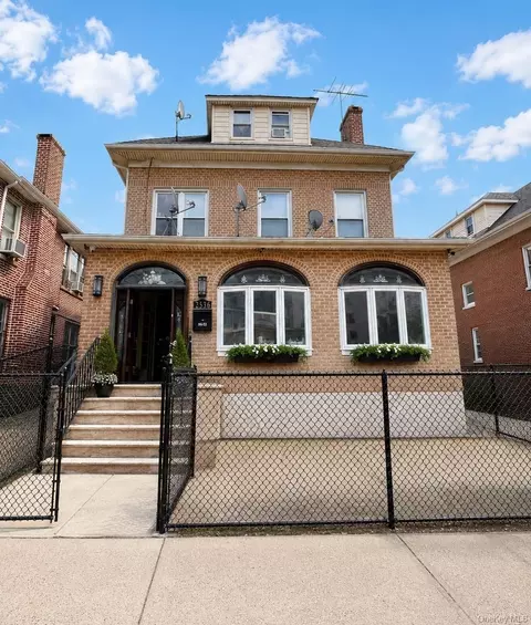 2536 Davidson Ave, New York, NY 10468