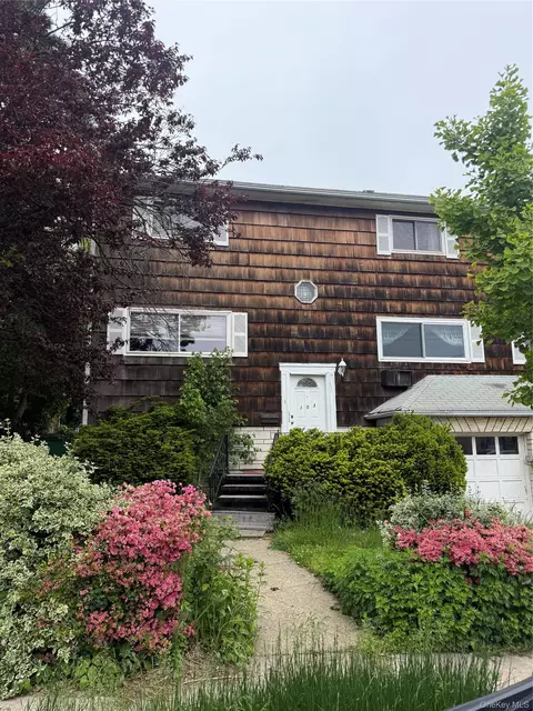 103 Reynolds St, New York, NY 10464
